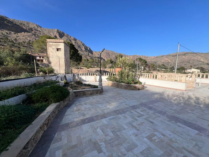 Image No.15-4 Bed Villa for sale