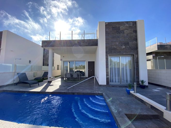 Image No.1-Villa de 5 chambres à vendre à Orihuela Costa