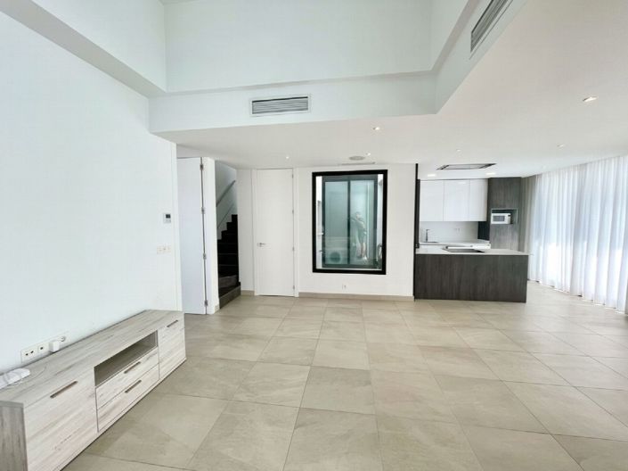 Image No.13-3 Bed Property for sale