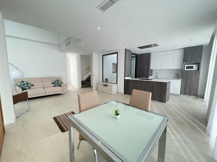 Image No.2-3 Bed Villa for sale