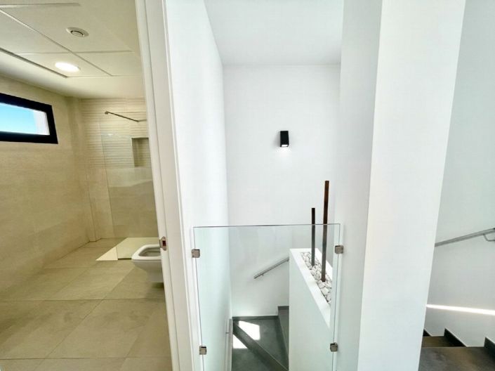 Image No.22-3 Bed Property for sale