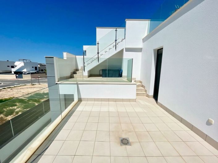 Image No.24-3 Bed Property for sale