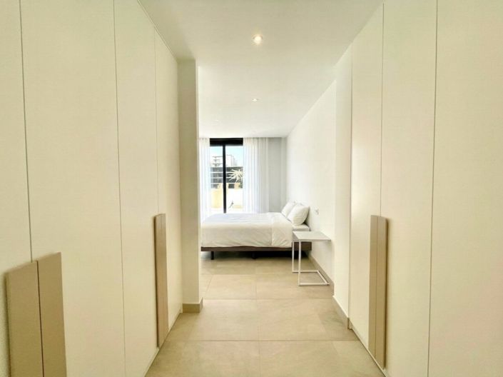 Image No.3-3 Bed Property for sale