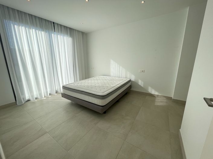 Image No.6-3 Bed Villa for sale