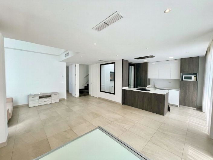 Image No.6-3 Bed Property for sale