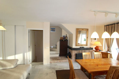 11-20939a0134ad724a8cb2a801094d15a4