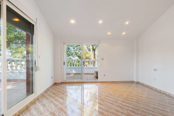 Image No.11-5 Bed Villa for sale