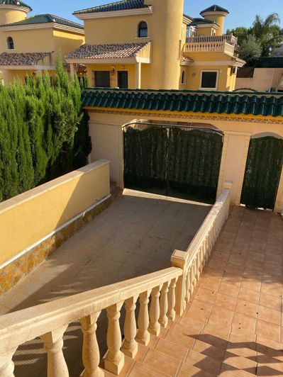 Image No.3-3 Bed Villa for sale