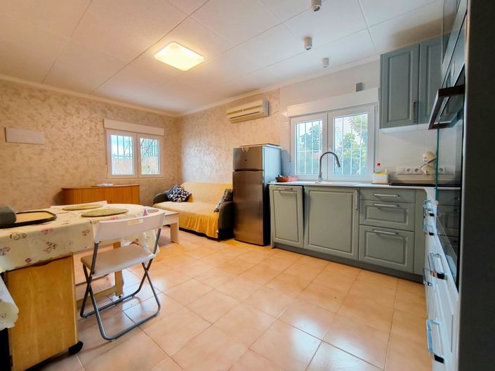 Image No.17-2 Bed Townhouse for sale