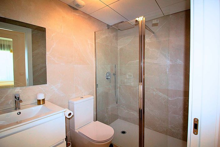 Image No.20-3 Bed Apartment for sale