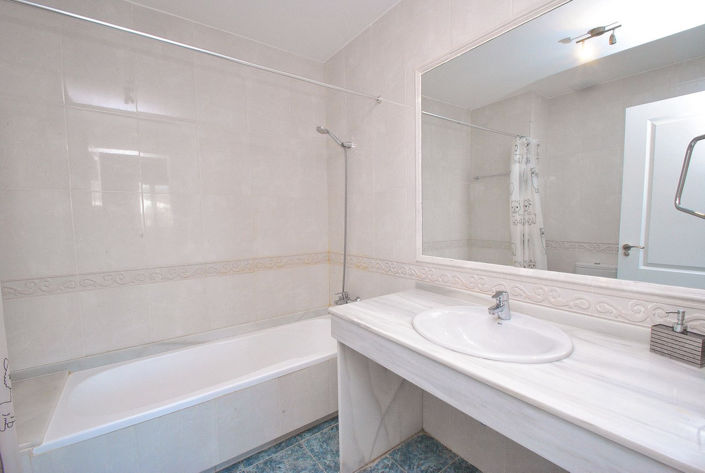 Image No.14-4 Bed Townhouse for sale