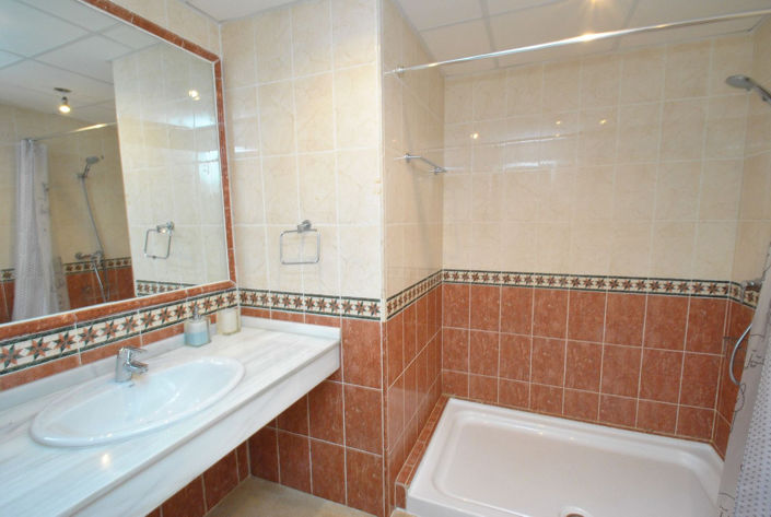 Image No.17-4 Bed Townhouse for sale