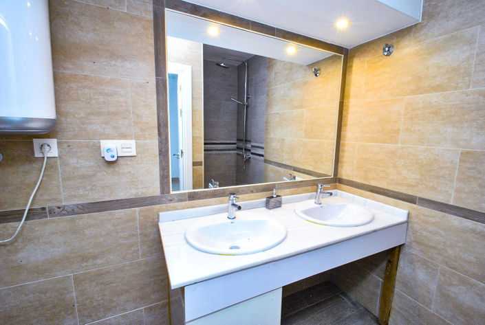 Image No.22-4 Bed Townhouse for sale