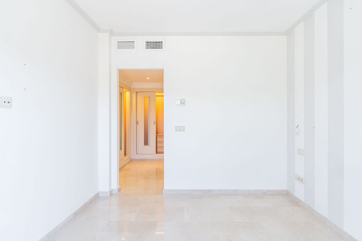 Image No.6-3 Bed Villa for sale