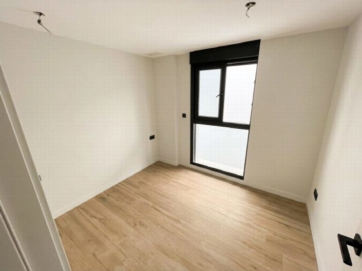 Image No.11-4 Bed Property for sale