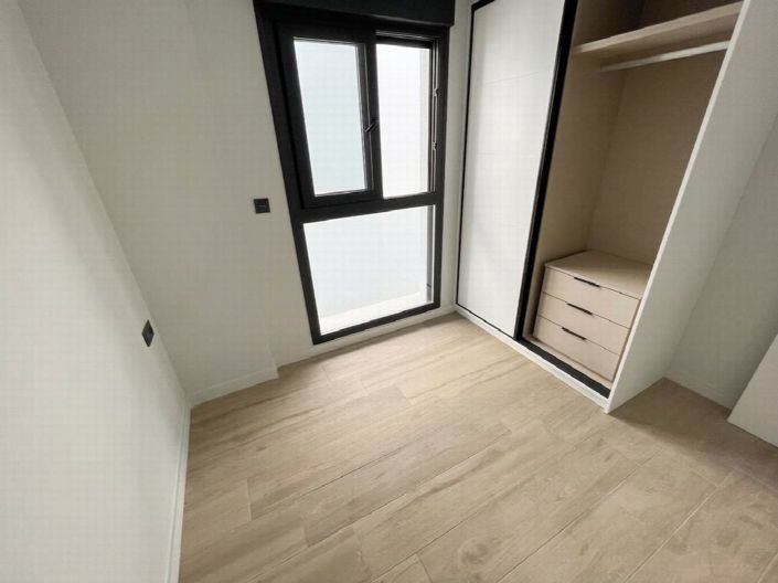 Image No.12-4 Bed Property for sale