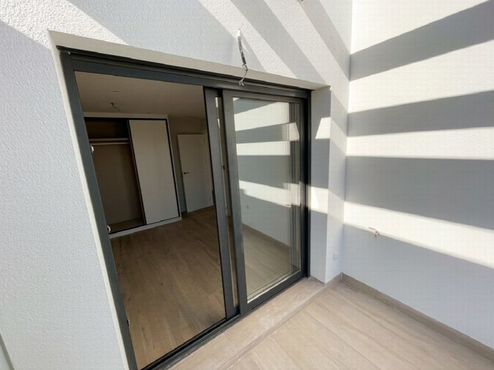 Image No.20-4 Bed Property for sale