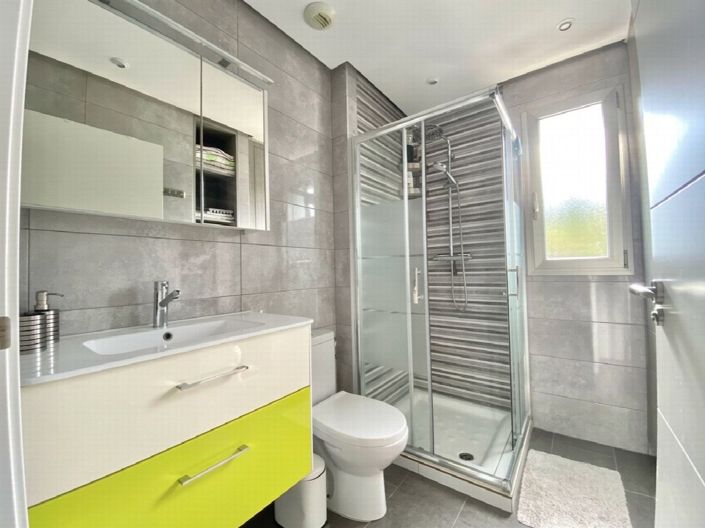 Image No.11-4 Bed Property for sale