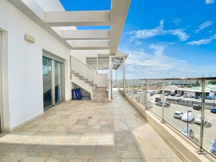 Image No.21-4 Bed Property for sale