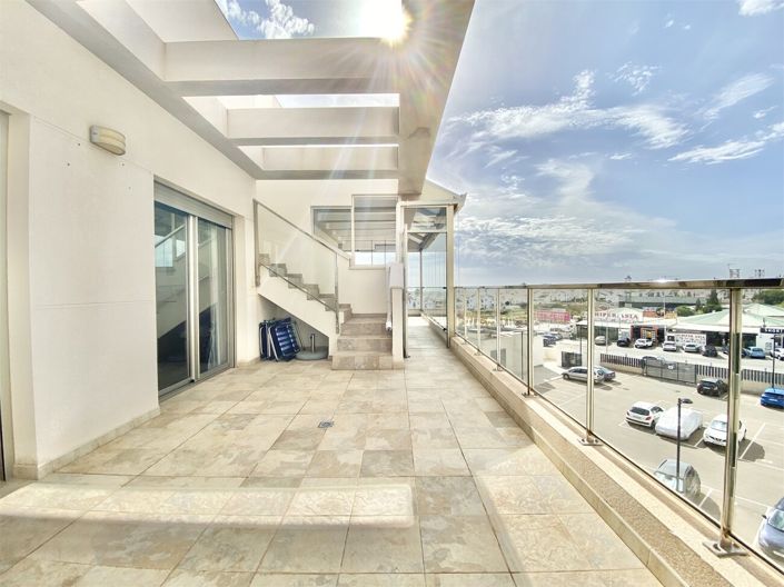 Image No.21-4 Bed House for sale