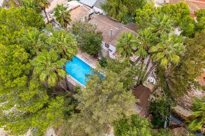 Image No.1-5 Bed Country House for sale