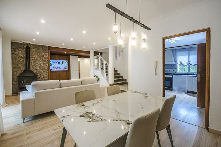 Image No.16-5 Bed Country House for sale