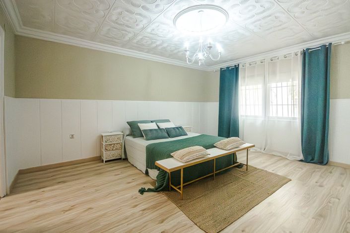 Image No.42-5 Bed Country House for sale