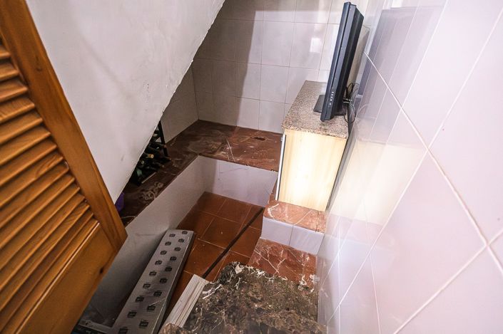 Image No.48-5 Bed Country House for sale