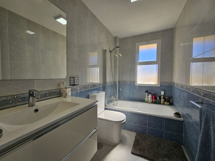 Image No.8-3 Bed Townhouse for sale