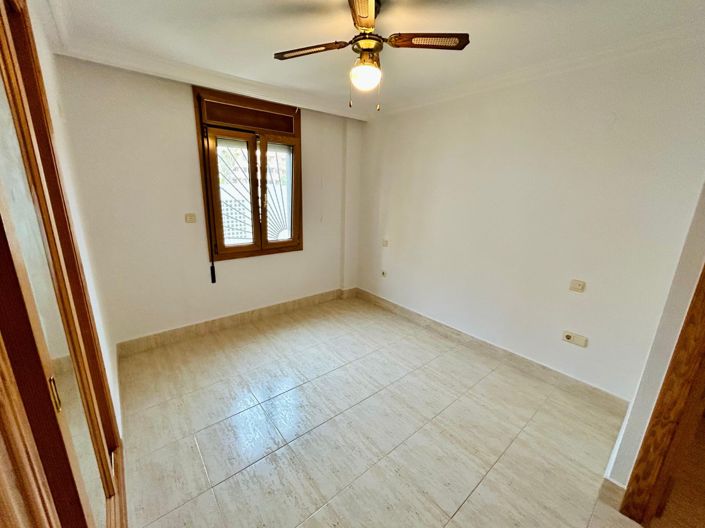 Image No.33-3 Bed Apartment for sale