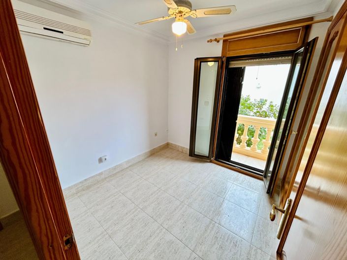 Image No.41-3 Bed Apartment for sale