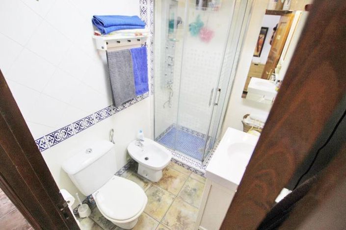Image No.10-2 Bed House for sale