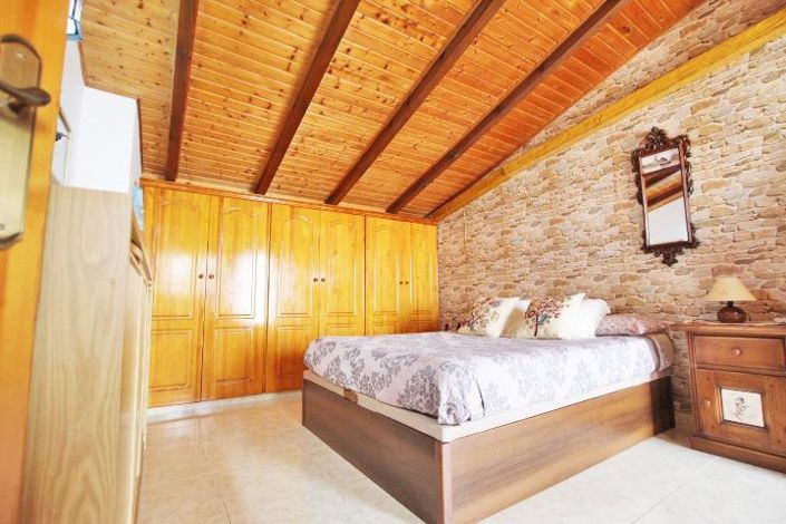 Image No.16-2 Bed House for sale