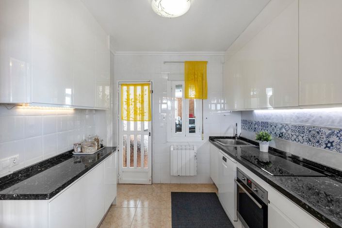 Image No.18-5 Bed Villa for sale