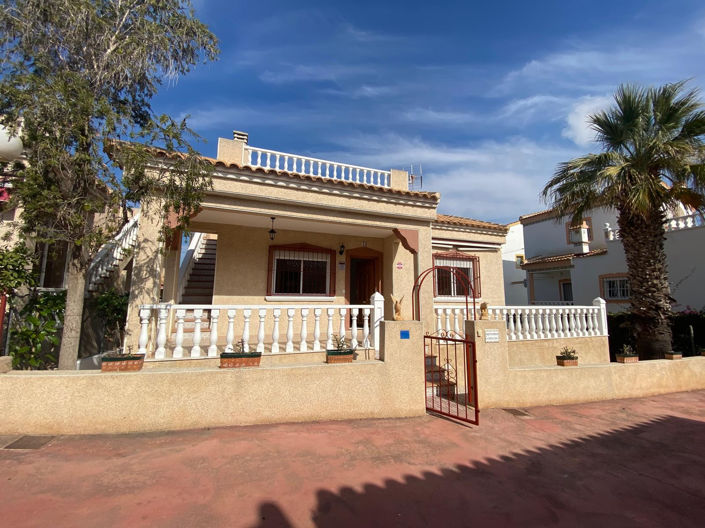 Image No.1-3 Bed Townhouse for sale