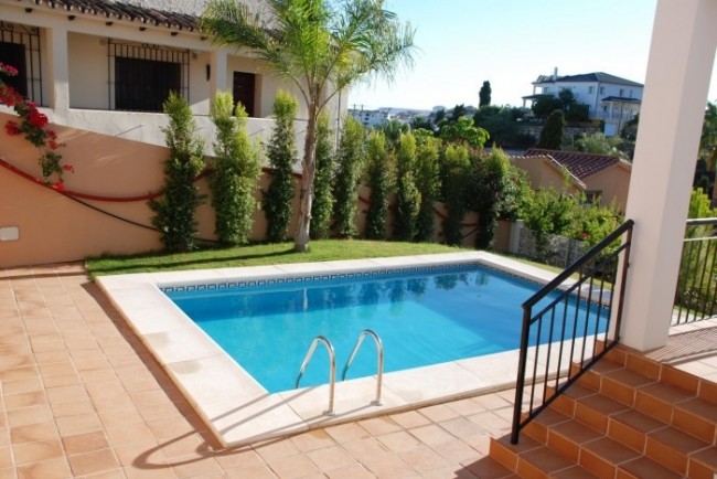 Image No.2-Villa de 4 chambres à vendre à Fuengirola