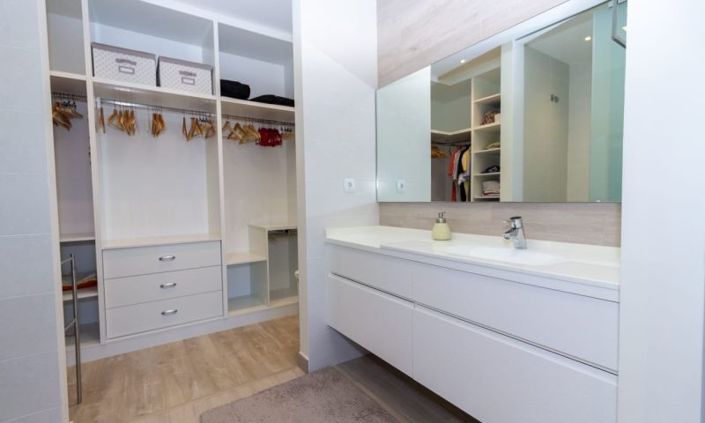 Image No.10-4 Bed Villa for sale