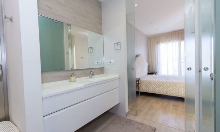 Image No.16-4 Bed Villa for sale