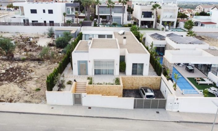 Image No.26-4 Bed Villa for sale