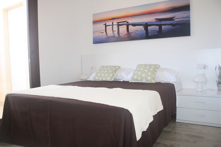 Image No.11-3 Bed Townhouse for sale