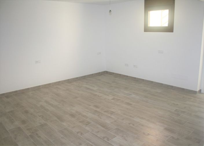 Image No.15-3 Bed Townhouse for sale