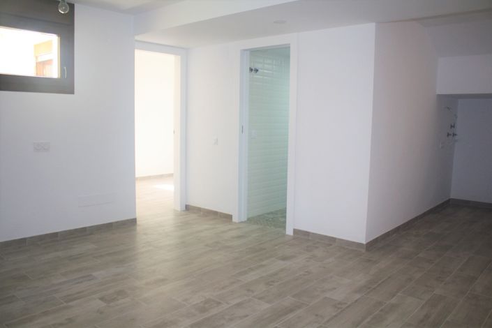 Image No.16-3 Bed Townhouse for sale