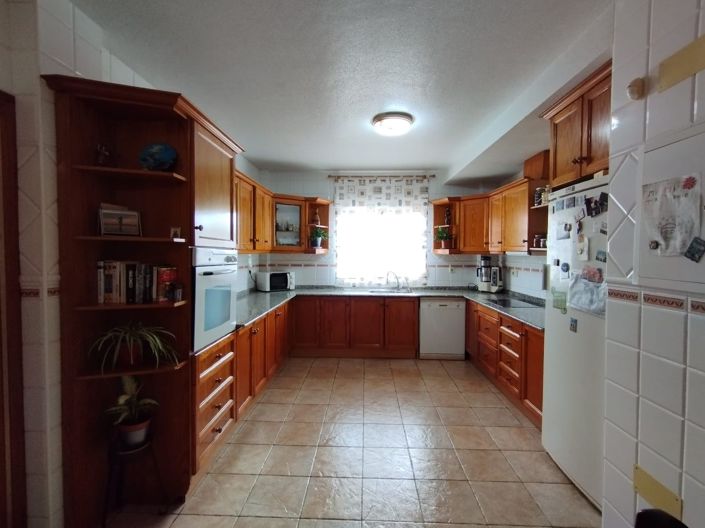 Image No.9-6 Bed Villa for sale