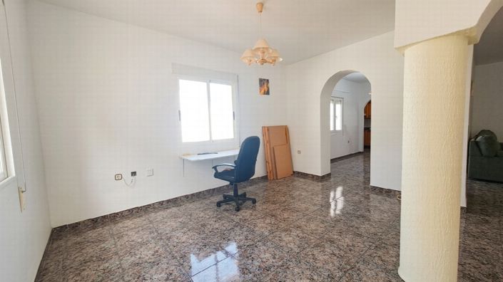 Image No.7-5 Bed Property for sale