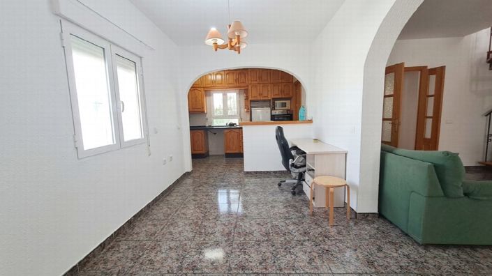Image No.9-5 Bed Property for sale
