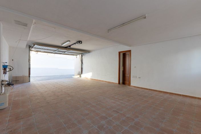 Image No.41-5 Bed Villa for sale