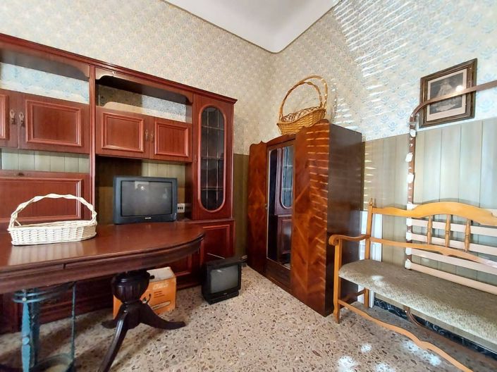 Image No.33-4 Bed Country House for sale