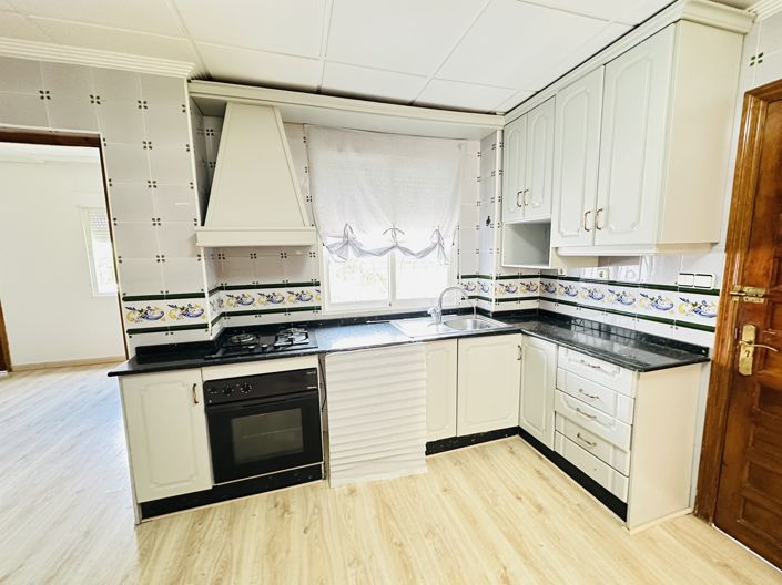 Image No.13-5 Bed Country House for sale