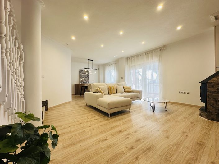 Image No.8-5 Bed Country House for sale