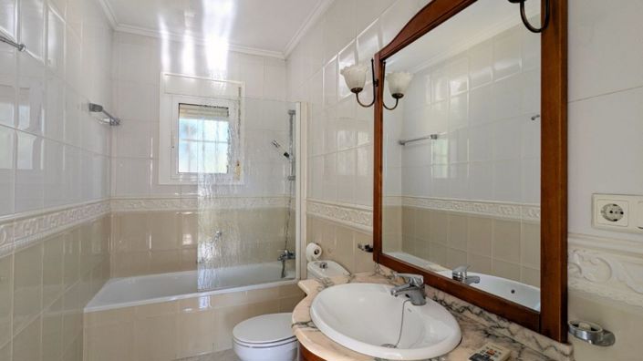 Image No.28-3 Bed Villa for sale